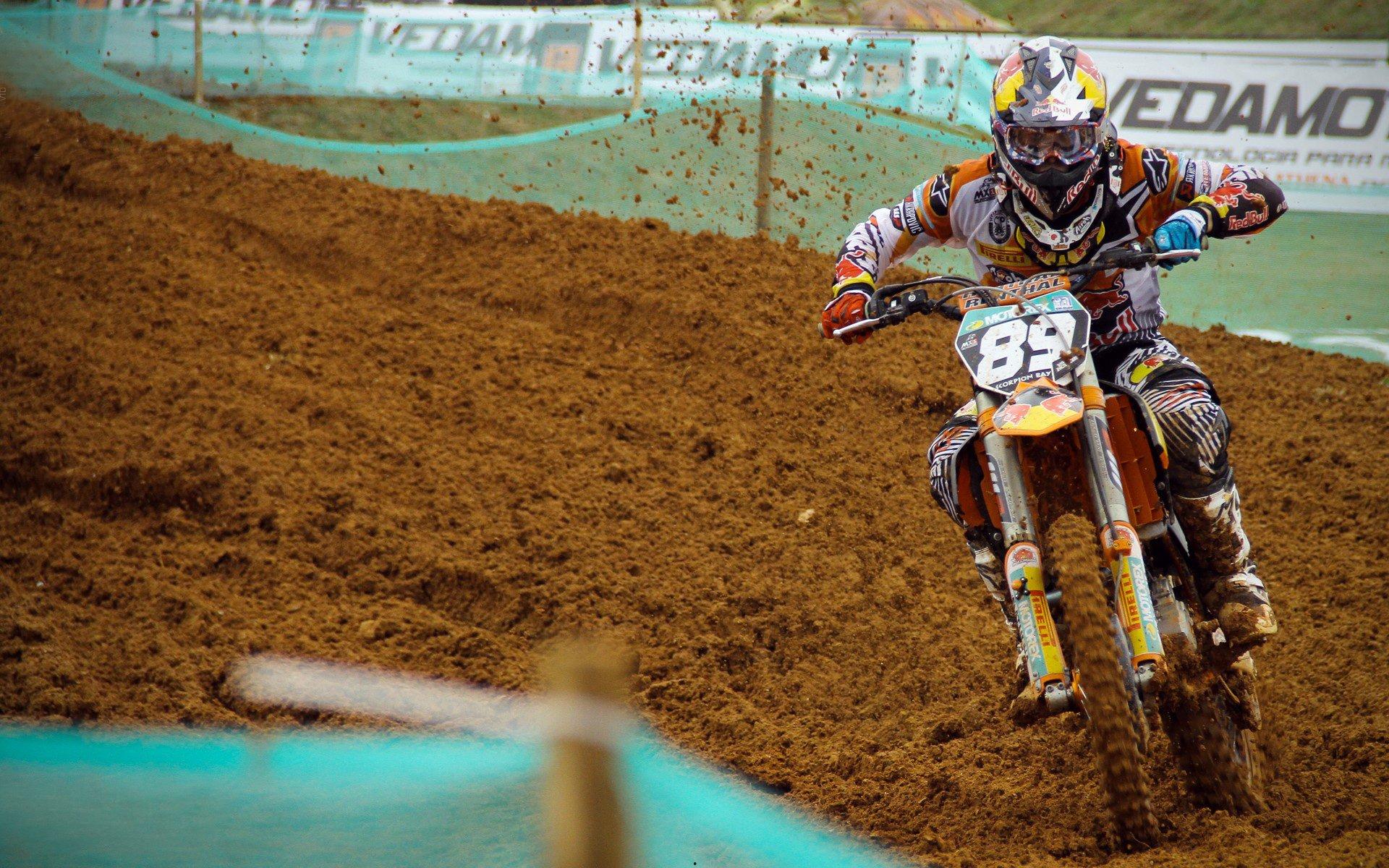 U22国足反击神操作气笑球迷,两次2打3绝佳机会,传球竟全送对手