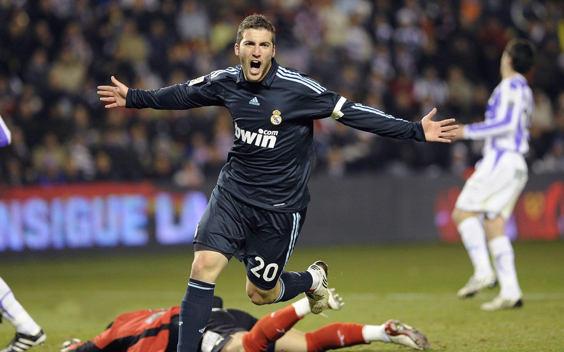 伊萨克马不停蹄融入新阵营 周三训练课展现积极状态