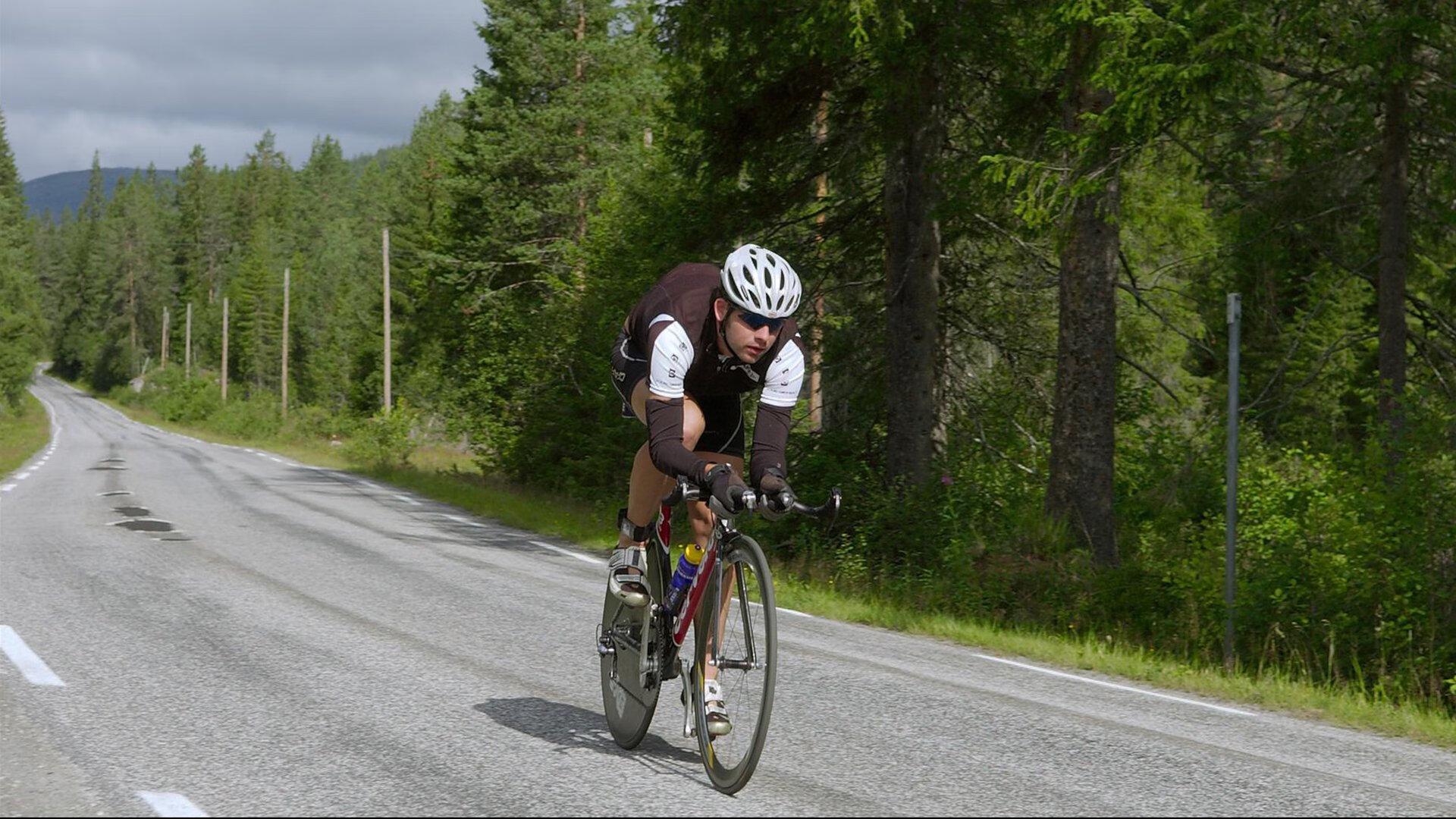 阿根廷记者金球奖投票引热议,登贝莱居首,维蒂尼亚、亚马尔随后